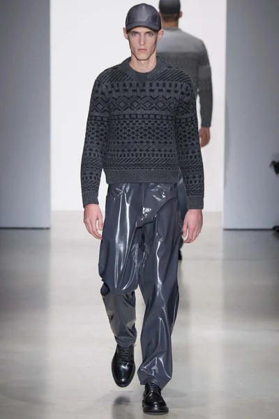 Look 29